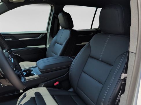 New 2026 GMC Acadia Elevation w/ Black Edition AWD/4WD image 22