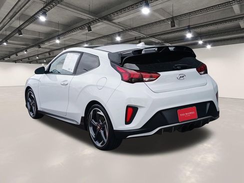 Used 2019 Hyundai Veloster Turbo FWD image 14