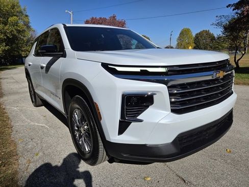 New 2026 Chevrolet Traverse LT w/ Driver Confidence Package image 9