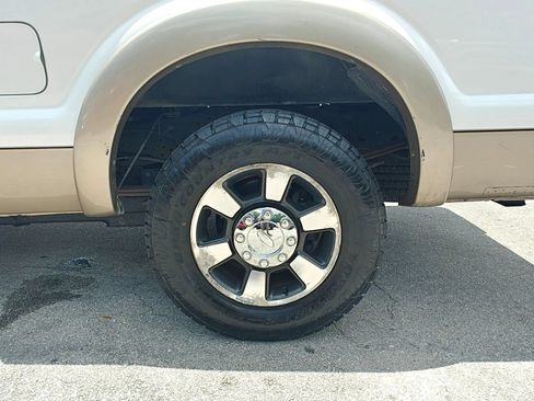 Used 2011 Ford F250 Lariat w/ Lariat Interior Pkg RWD image 28