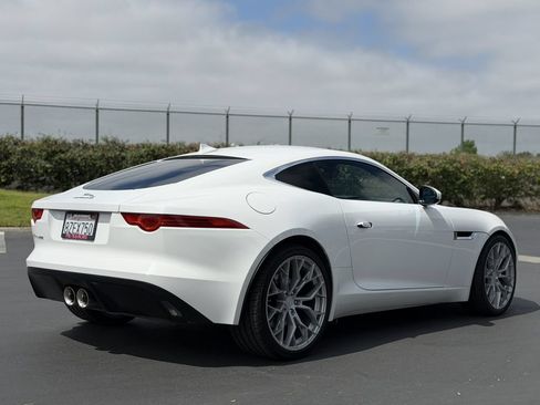 Used 2017 Jaguar F-TYPE Coupe RWD image 3