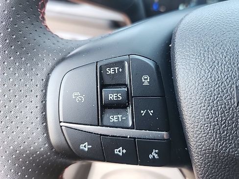 Used 2025 Ford Escape ST-Line w/ Tech Pack #1 FWD image 14