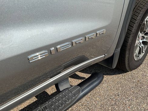 Used 2023 GMC Sierra 1500 SLT AWD/4WD image 36