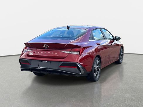 Certified 2025 Hyundai Elantra SEL image 5