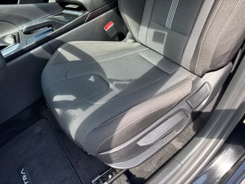 Used 2026 Hyundai Elantra SE FWD image 16