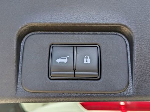 Used 2023 Nissan Rogue SV w/ SV Premium B Package image 14