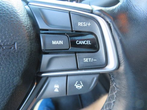 Used 2018 Honda Accord Sport image 17