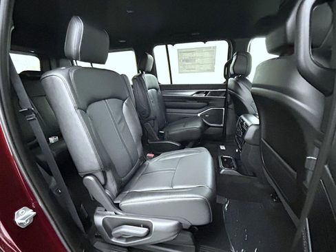 New 2026 Jeep Grand Wagoneer Limited image 18