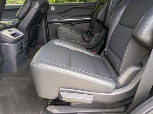 New 2025 Lincoln Navigator Reserve w/ Jet Appearance Package image 13