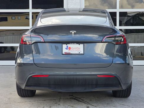 Used 2022 Tesla Model Y Long Range AWD/4WD image 6