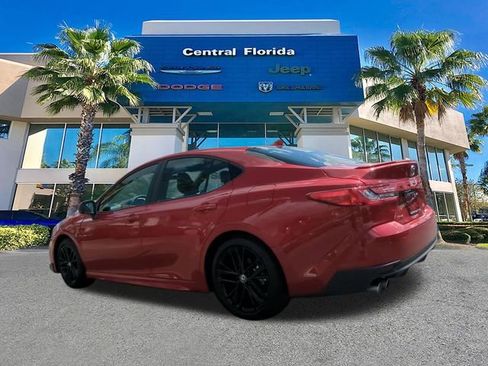 Used 2025 Toyota Camry SE image 7