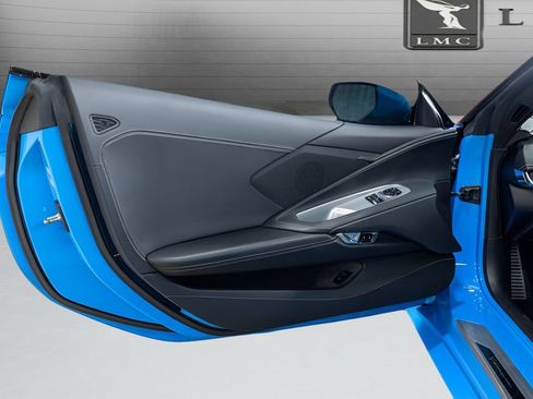Used 2021 Chevrolet Corvette Stingray Coupe w/ Z51 Performance Package RWD image 29