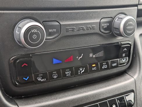 Used 2025 RAM ProMaster 3500 w/ Convenience Group FWD image 19