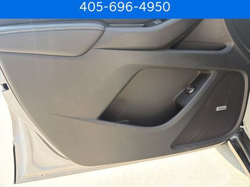 Used 2022 Chevrolet Traverse Premier w/ Redline Edition FWD image 12