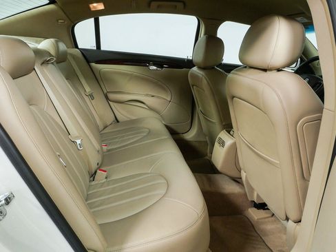 Used 2008 Buick Lucerne CXL w/ Driver Confidence Package FWD image 18