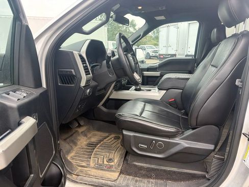 Used 2018 Ford F150 Lariat w/ Equipment Group 502A Luxury AWD/4WD image 23