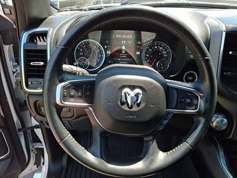 Used 2022 RAM 1500 Laramie AWD/4WD image 18