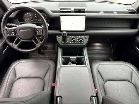 Used 2025 Land Rover Defender 110 S image 20