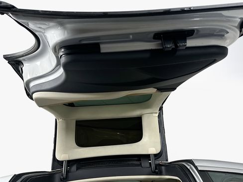 Used 2018 Tesla Model X 75D AWD/4WD image 30