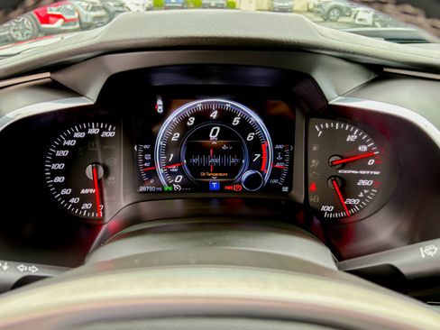 Used 2017 Chevrolet Corvette Stingray Coupe w/ 1LT RWD image 6