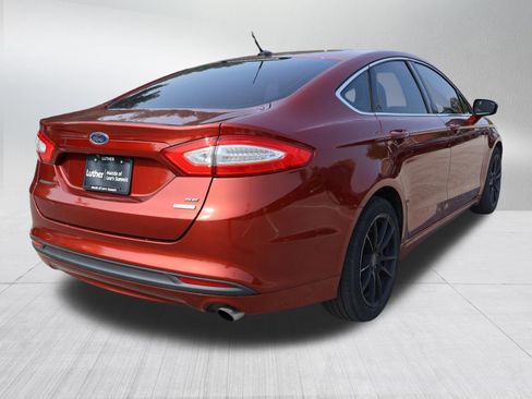 Used 2014 Ford Fusion SE w/ Equipment Group 202A FWD image 7