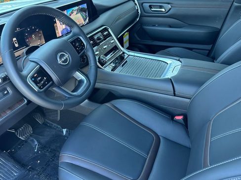New 2025 Nissan Armada SL image 7