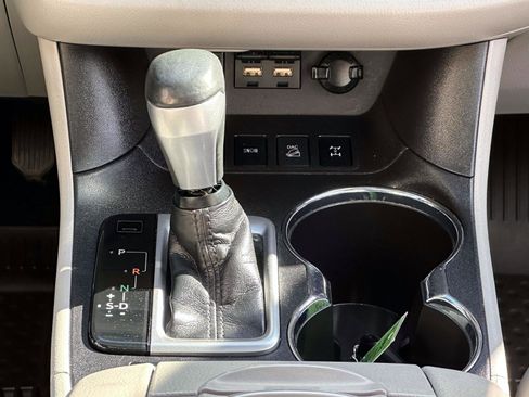 Used 2019 Toyota Highlander XLE image 22