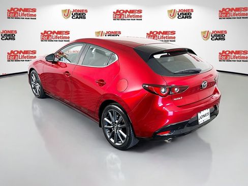 Used 2022 MAZDA MAZDA3 s FWD image 2