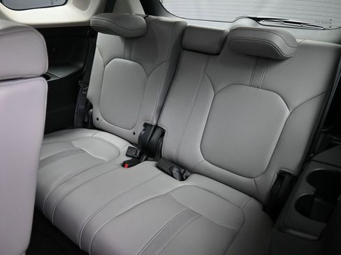 Used 2024 Honda Pilot Touring image 21