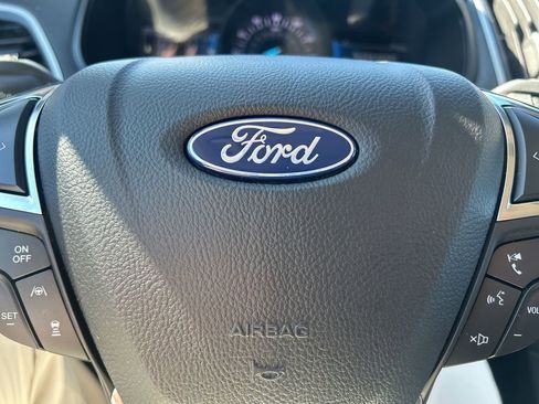 Used 2022 Ford Edge SEL w/ Convenience Package image 19