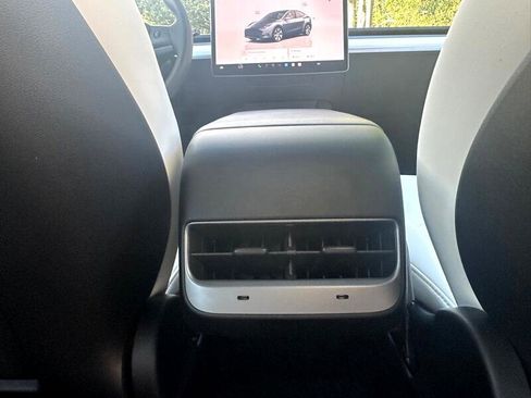 Used 2023 Tesla Model Y Long Range image 51