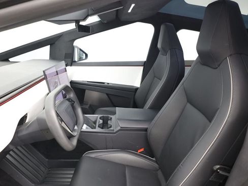 Used 2024 Tesla Cybertruck AWD Crew Cab image 21