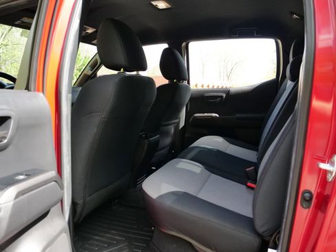 Used 2023 Toyota Tacoma TRD Sport AWD/4WD image 26