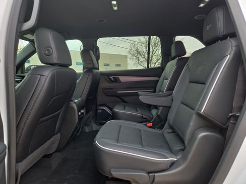 Used 2025 Buick Enclave Sport Touring w/ Power Package image 13