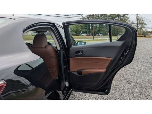 Used 2020 Acura ILX w/ Premium Package image 12