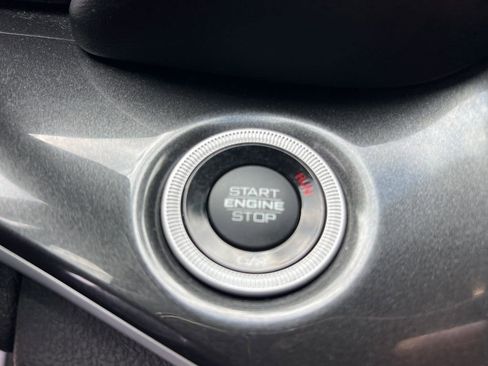 Used 2023 Jeep Grand Cherokee Laredo image 20