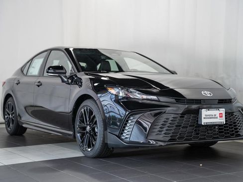 New 2026 Toyota Camry SE FWD image 1