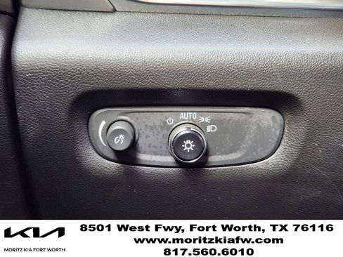 Used 2023 Chevrolet Traverse LS FWD image 21