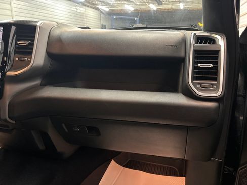 Used 2025 RAM 1500 Big Horn AWD/4WD image 30
