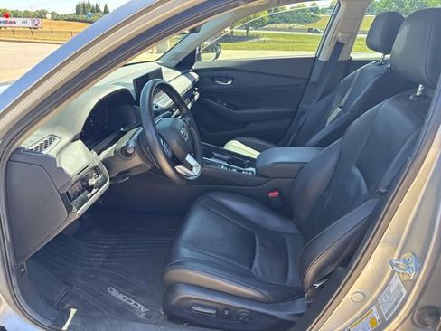 Used 2024 Honda Accord Touring image 4