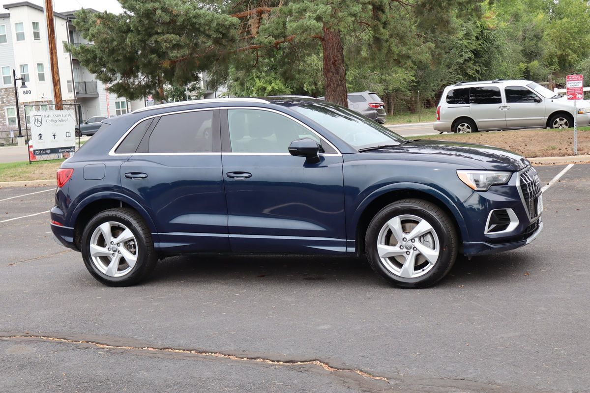 Used 2019 Audi Q3 2.0T Premium AWD/4WD image 2