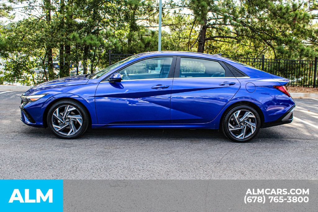 Used 2025 Hyundai Elantra SEL FWD image 6