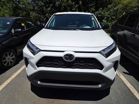 Used 2025 Toyota RAV4 LE AWD/4WD image 2