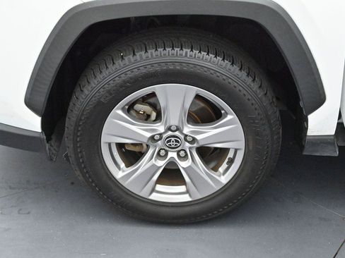 Used 2022 Toyota RAV4 XLE AWD/4WD image 31