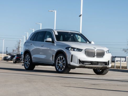 New 2026 BMW X5 sDrive40i w/ Climate Comfort Package image 2