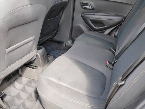 Used 2018 Chevrolet Trax LS FWD image 25