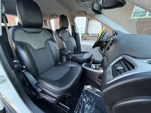 Used 2018 Jeep Compass Latitude w/ Popular Equipment Group AWD/4WD image 17