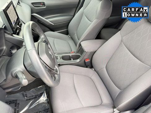 Used 2023 Toyota Corolla Cross LE image 5