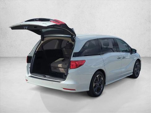 Used 2023 Honda Odyssey Elite image 8