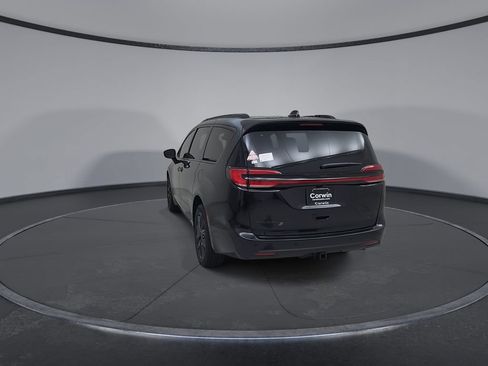 New 2027 Chrysler Pacifica Limited w/ S Appearance Package AWD/4WD image 12